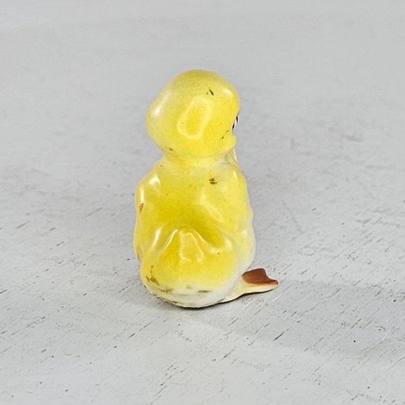 Josef Originals Duckling Shy Baby Duck Yellow Miniature Figurine - Picture 2 of 5